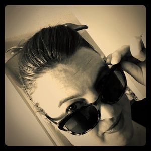 Meet your Posher, Heidi